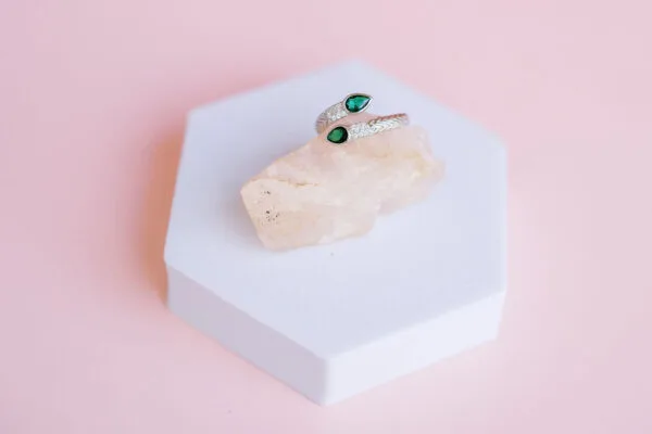 Embracement ring